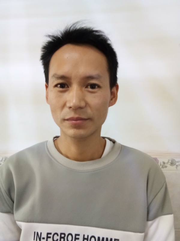 单亲爸爸的第一张照片--云南残疾人相亲网