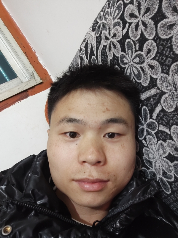 麒麟区幼儿园扛把子的第三张照片--云南残疾人相亲网